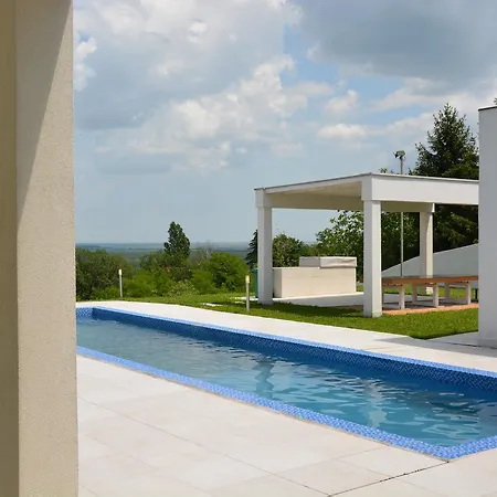 48 Villa